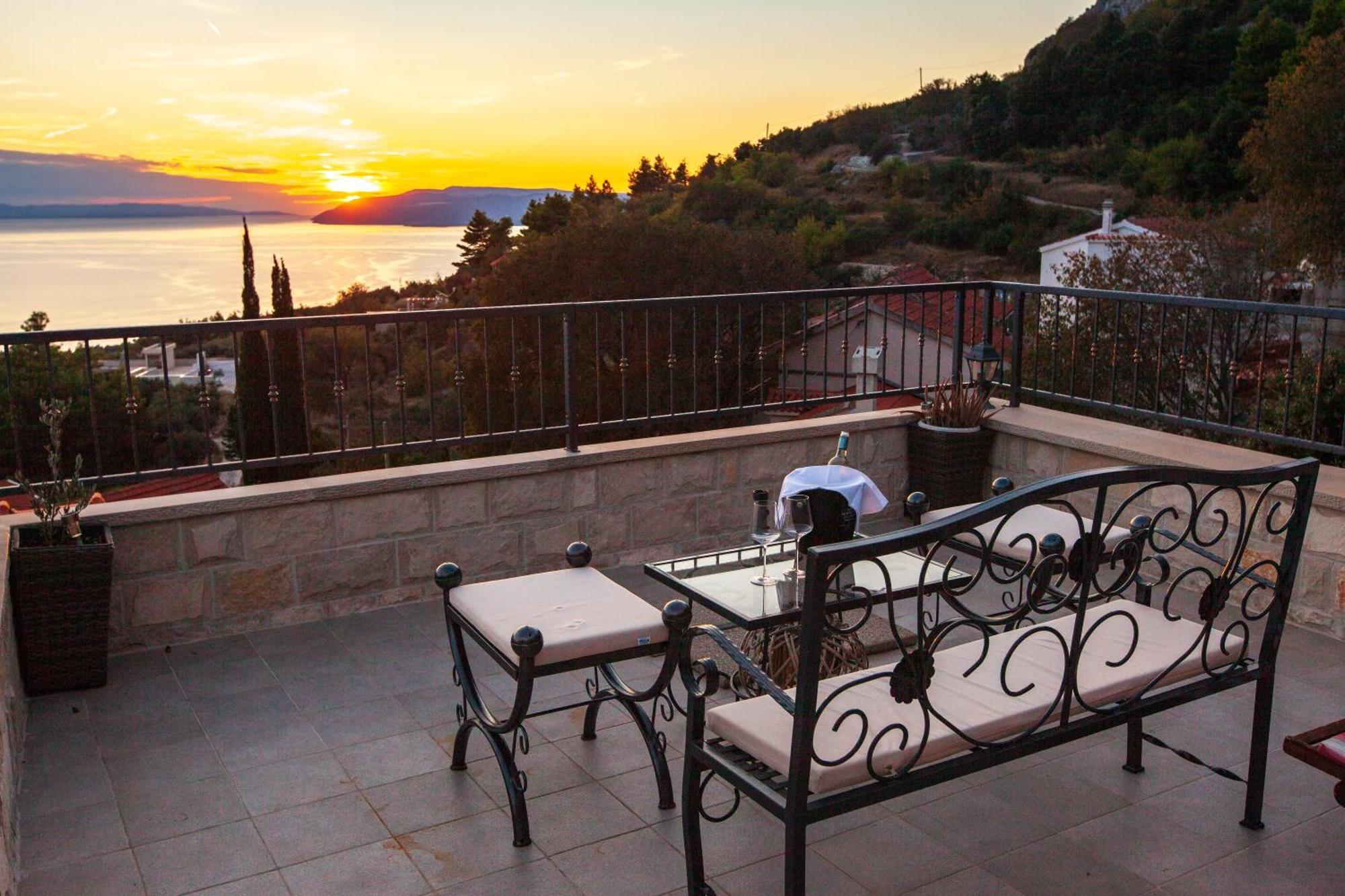 19th Century Stone Art House In Nature Park * Makarska