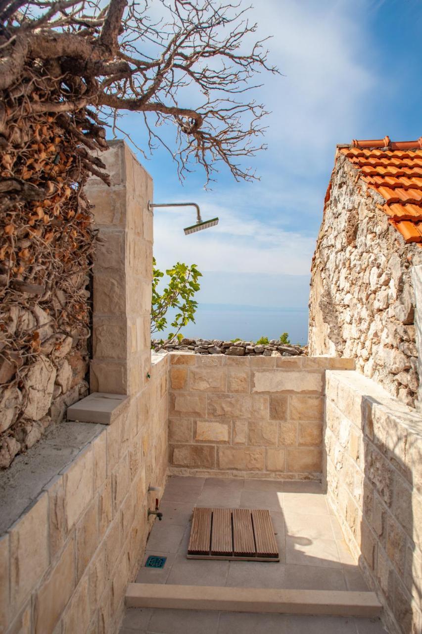 19th Century Stone Art House In Nature Park Villaer *